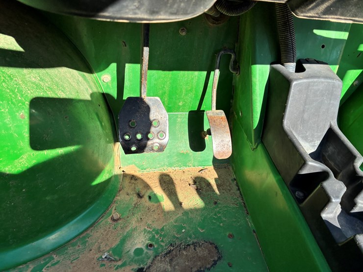 john-deere-gator-image-7