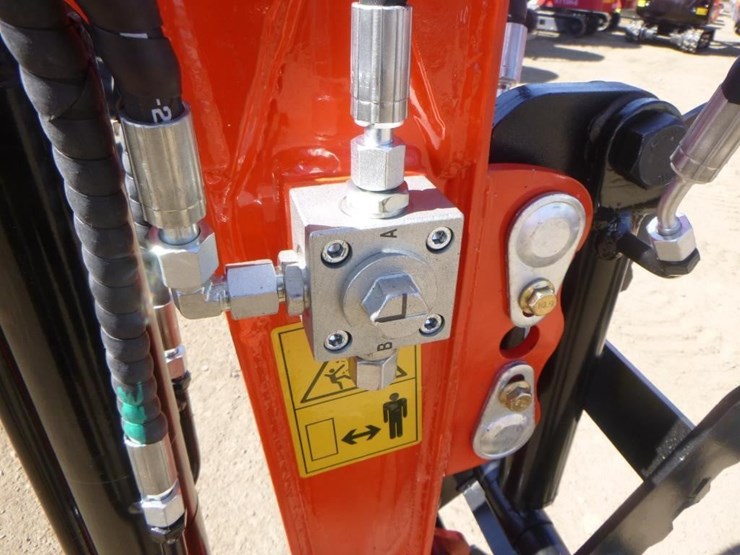 2025-tpm-16-hydraulic-excavator-image-14