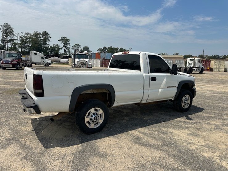 2005-gmc-2500-image-3