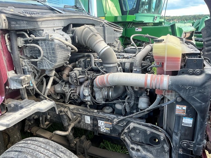 2015-peterbilt-579-image-19