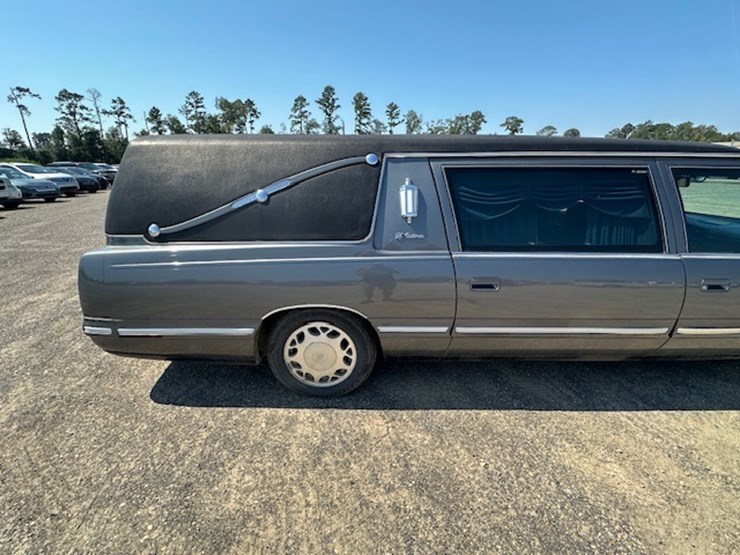 #22948-•-1997-cadillac-victoria-hearse-image-17