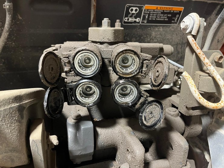 2018-kubota-m5-111hdc-image-14