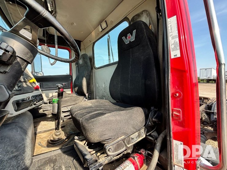 2017-western-star-w4700sb-day-cab-truck-(gp11329,-unit-82)-image-85