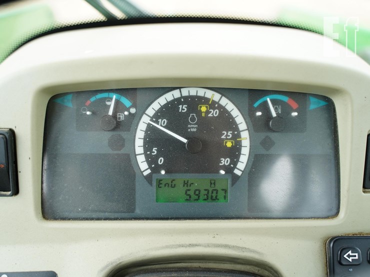john-deere-4044r-image-42