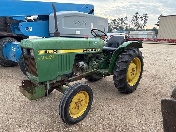 john-deere-850-image-1