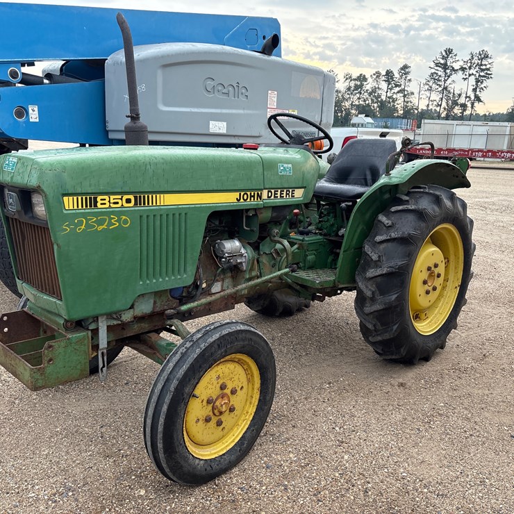 JOHN DEERE 850