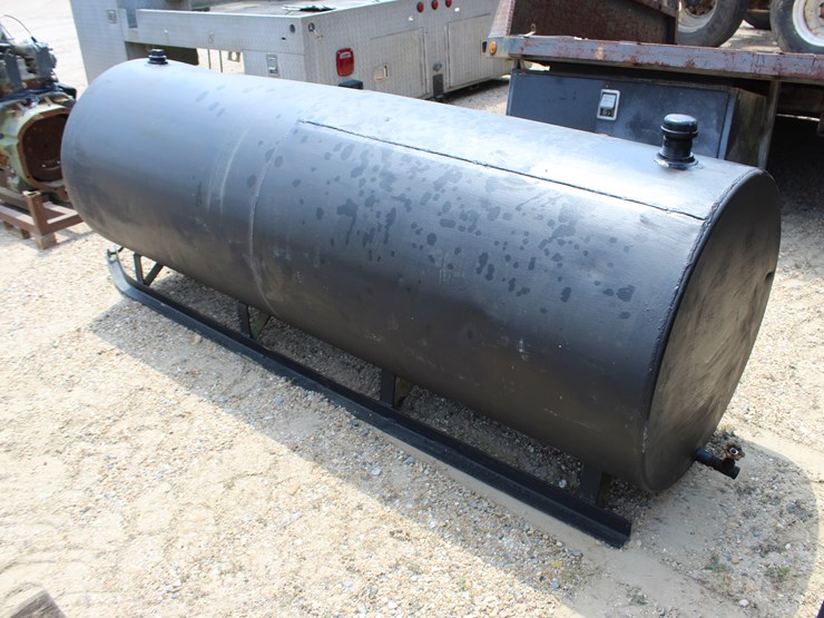 #23205-•-300-gallon-fuel-tank-on-skid-image-4