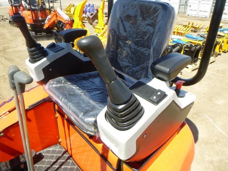 2025-tpm-16-hydraulic-excavator-image-21