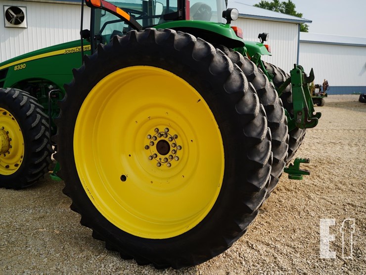 2009-john-deere-8330-image-30