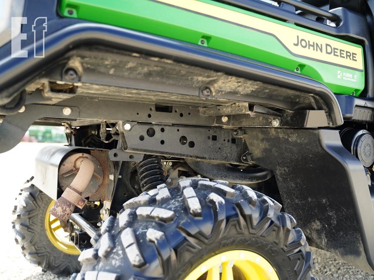 2021-john-deere-gator-xuv-835r-image-17