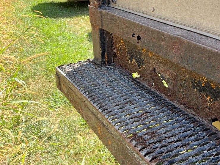 2000-ford-f550-image-16