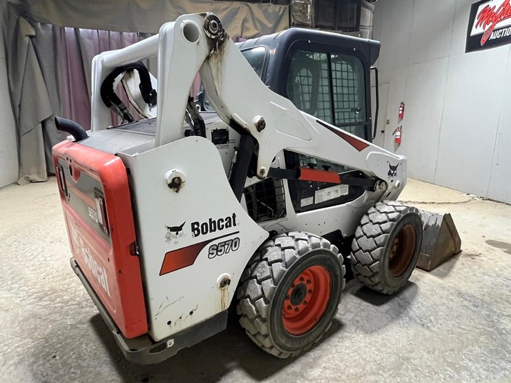2019-bobcat-s570-image-5