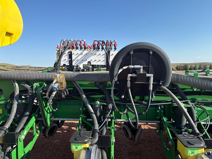 2014-john-deere-1770nt-image-21