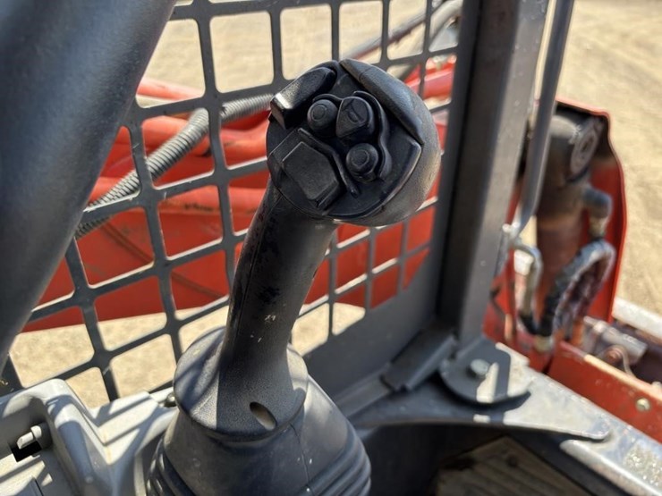 2019-kubota-svl75-2-image-22