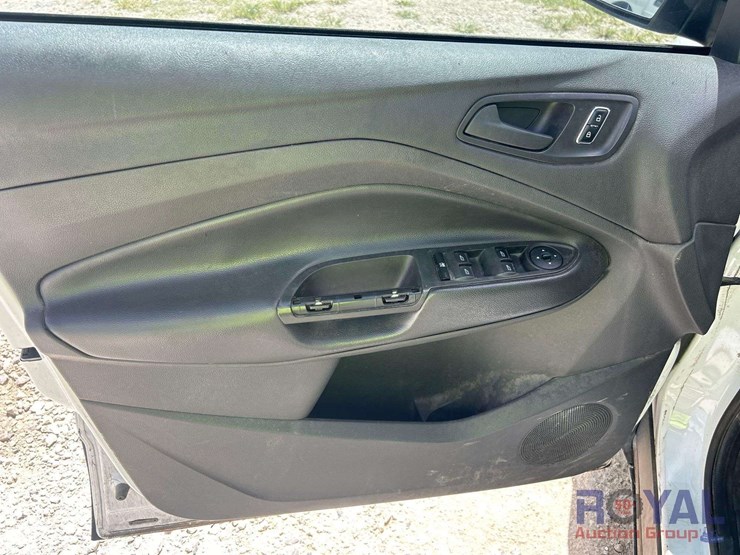 2015-ford-escape-image-11