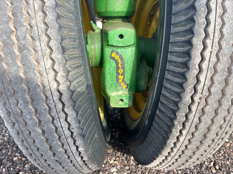 1949-john-deere-b-image-10