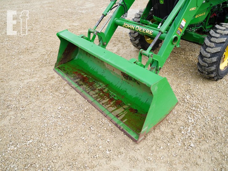 john-deere-4044r-image-14