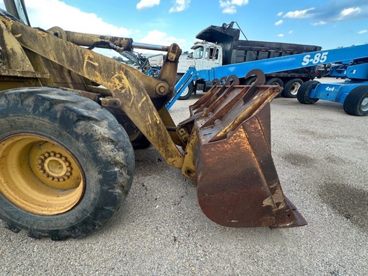 caterpillar-918f-image-25