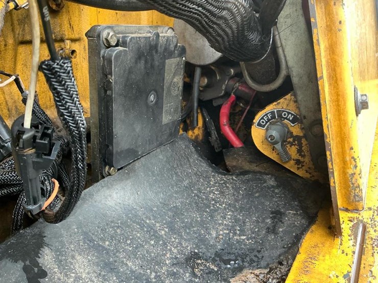 2003-deere-648g-image-83