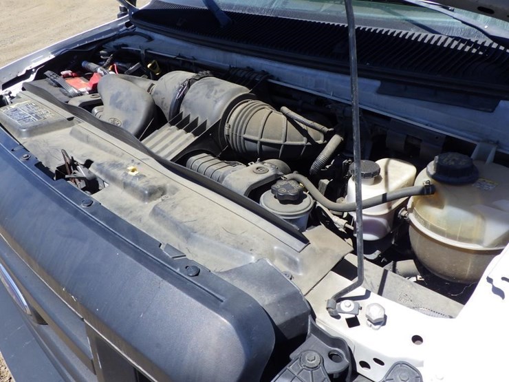 2011-ford-cargo-image-9