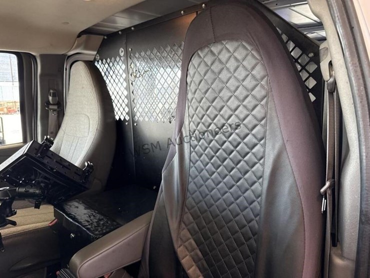 2013-chevrolet-express-2500-image-21
