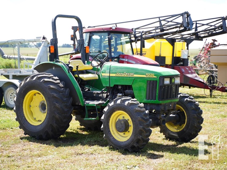 2004-john-deere-5220-image-3