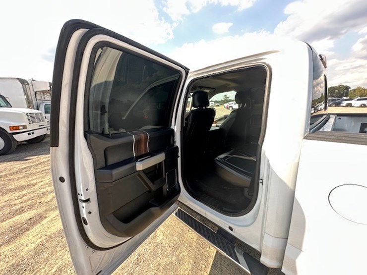 2017-ford-f150-lariat-image-23