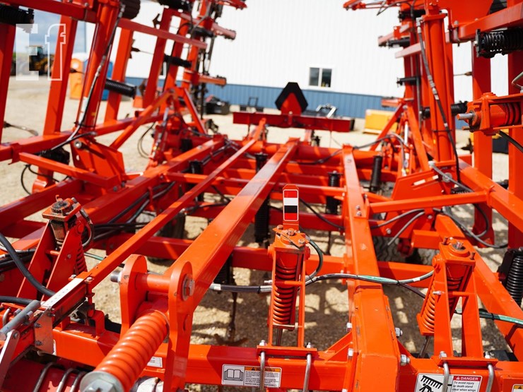 2015-kuhn-krause-6205-31-image-27