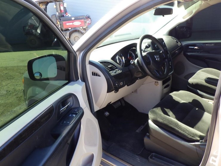 2016-dodge-grand-caravan-image-5