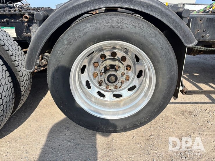 2006-freightliner-columbia-day-cab-truck-(gp11331,-unit-88)-image-48