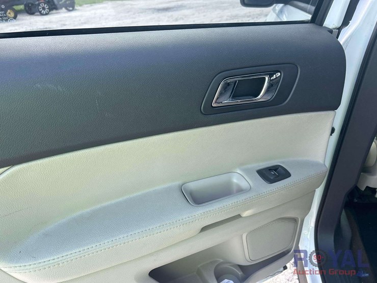 2013-ford-explorer-image-22