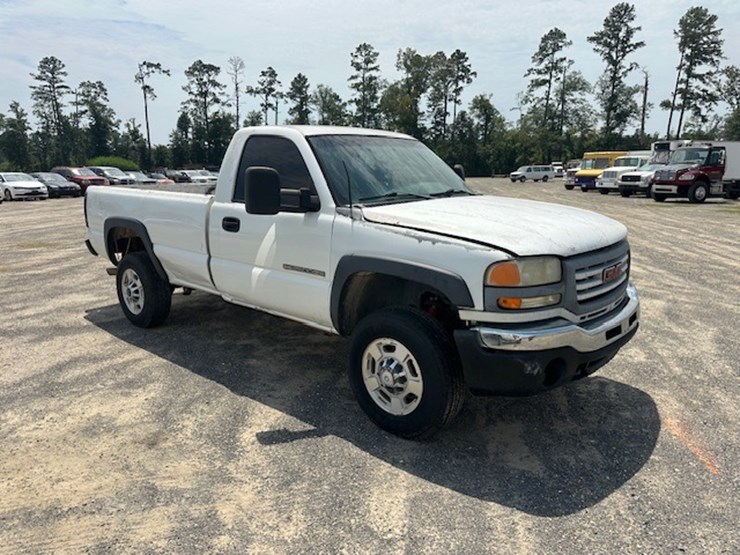 2005-gmc-2500-image-2