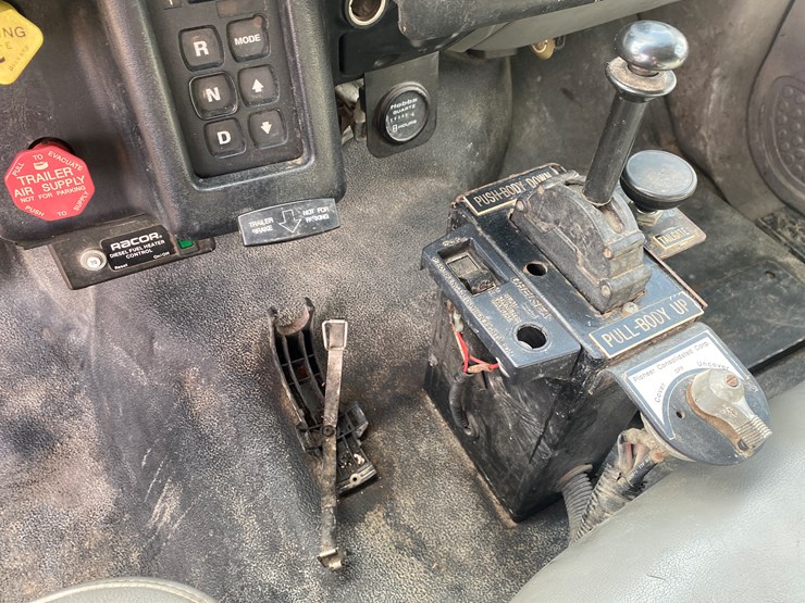 2007-ford-f750-image-12