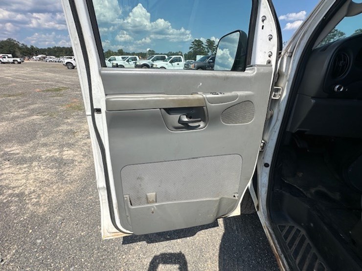 2007-ford-e350-image-35