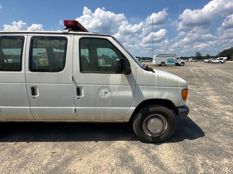 2007-ford-e350-image-19
