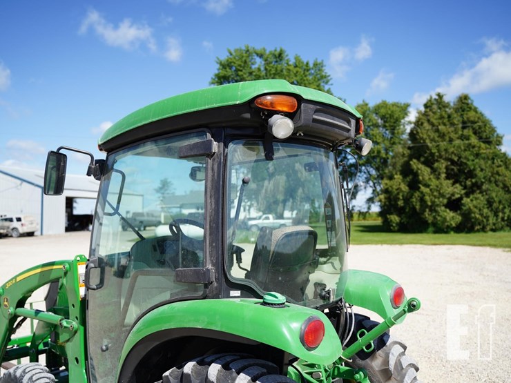 2014-john-deere-3033r-image-26