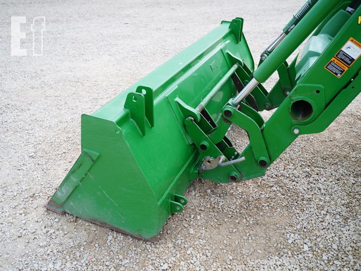 2015-john-deere-5075e-image-13