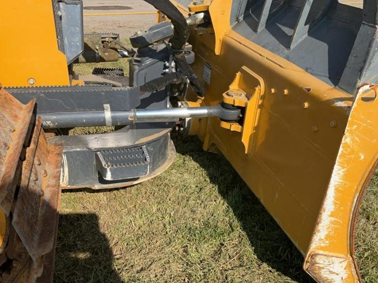 2017-deere-450k-lgp-image-39