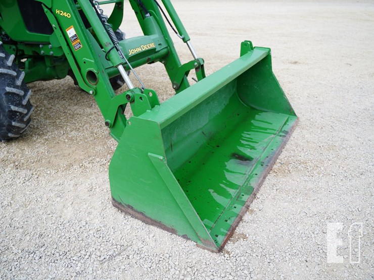 2015-john-deere-5075e-image-16