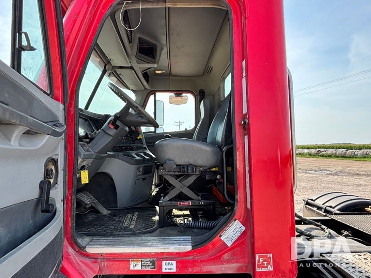 2006-freightliner-columbia-day-cab-truck-(gp11331,-unit-88)-image-87