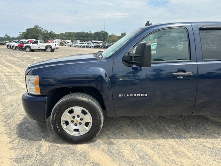 2010-chevrolet-silverado-image-14