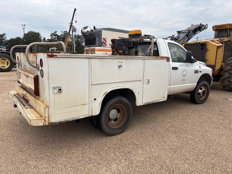 2007-dodge-ram-3500-image-3