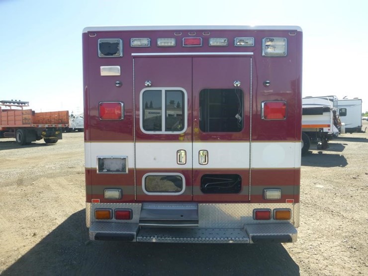 2012-ford-e350-image-7