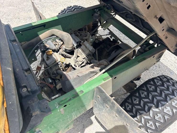 2017-john-deere-gator-image-7