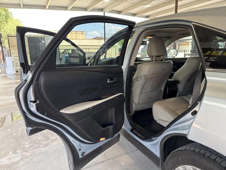 2010-lexus-rx-450h-hybrid-suv-image-26
