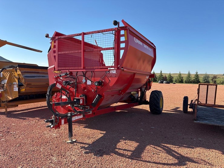 highline--cfr-960-bale-processor-image-1