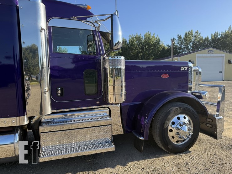 2021-peterbilt-389-image-41