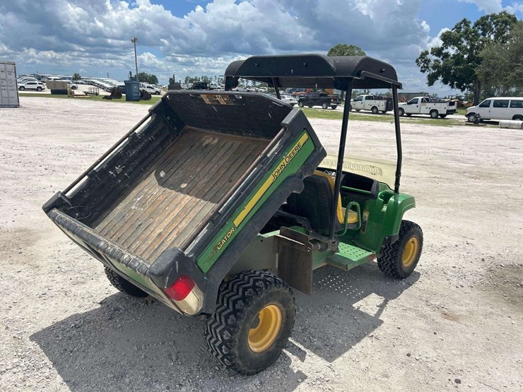 2017-john-deere-gator-image-3