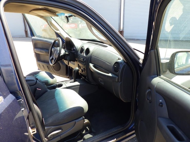 2004-jeep-liberty-image-6