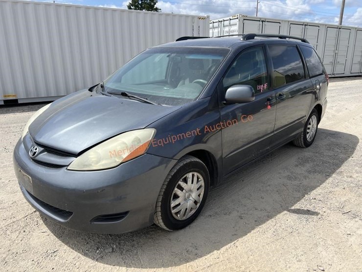 2006-toyota-sienna-image-1